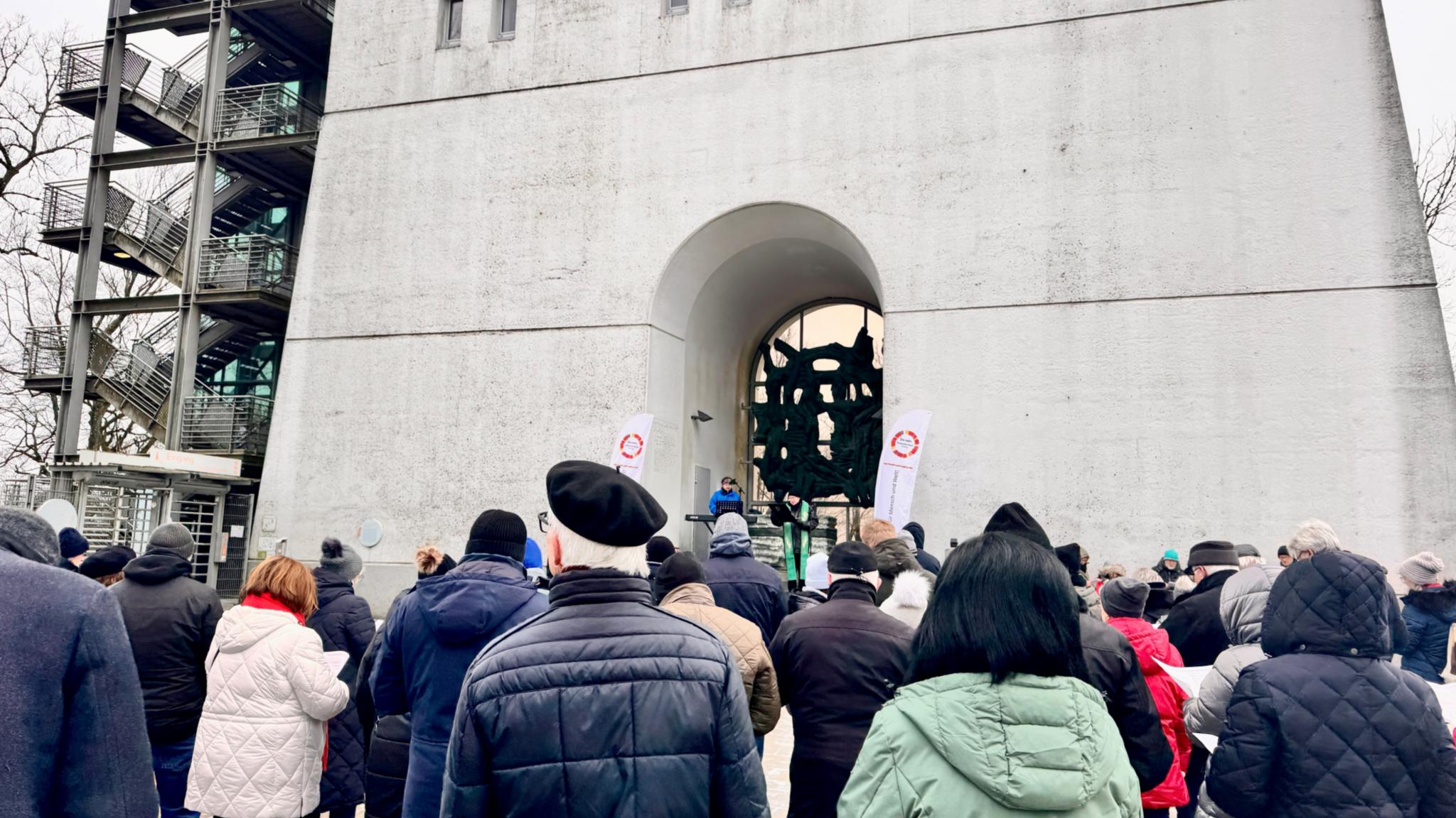 Rund 100 Menschen setzten ein Zeichen.